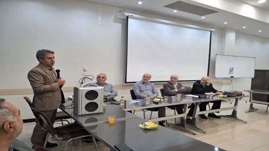 روایت موفقیت: تبادل تجربیات دو استاد نمونه کشوری در دانشگاه اصفهان