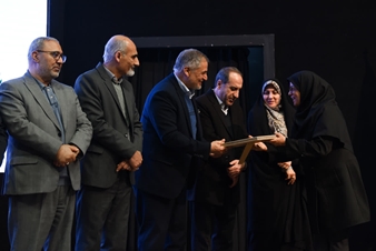 تجلیل از ۳ عضو هیأت علمی و یک دانشجوی دانشگاه اصفهان در آیین تقدیر از پژوهشگران برتر استان