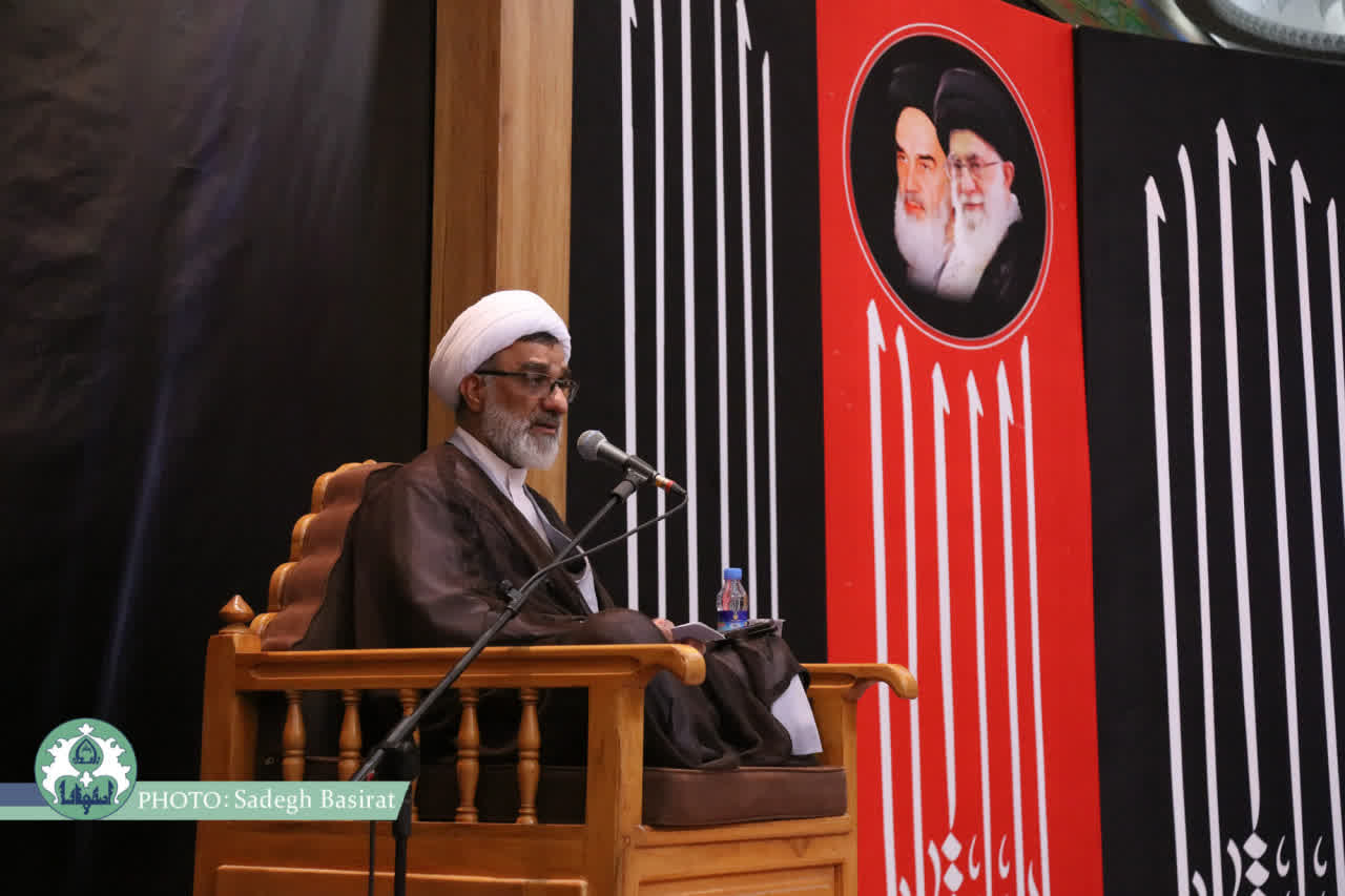 در مراسمی باشکوه که به مناسبت گرامیداشت یاد رهبر شهید امت در دانشگاه اصفهان برگزار شد، حجت ‌الاسلام ‌والمسلمین عبدالحسین خسروپناه، دبیر شورای عالی انقلاب فرهنگی، در سخنرانی مفصل خود به تبیین ابعاد بنیادین و استراتژیک الگوی حکمرانی علم و فناوری در منظومه فکری ایشان پرداخت.