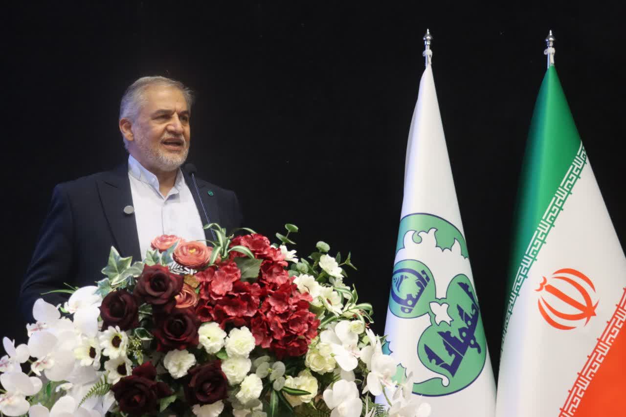رئیس دانشگاه اصفهان: ایران در حال گذار از هژمونی غرب و خلق یک «زیست‌بوم جدید» برای بشریت است