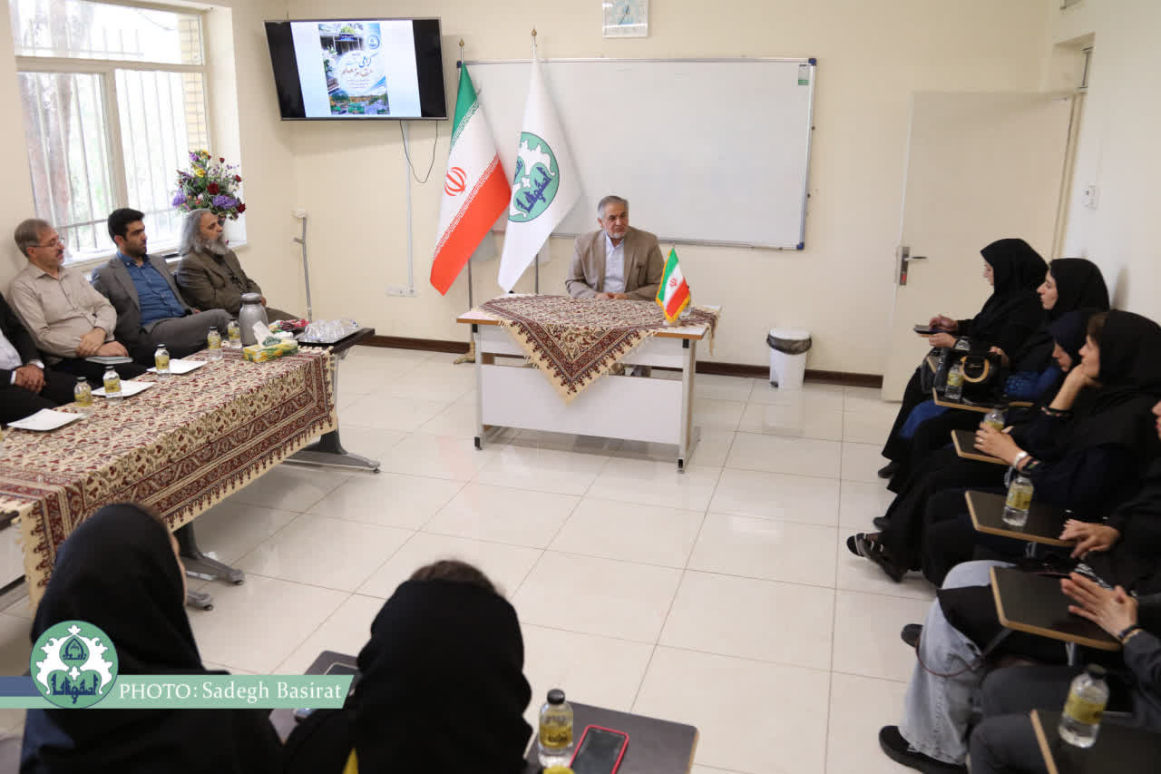 رئیس دانشگاه اصفهان تأکید کرد: مرکز آموزش زبان فارسی، کانون دیپلماسی فرهنگی و سفیران ایران در جهان است